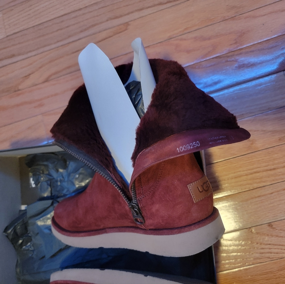 UGG | Abree Short | Rust Color - Picture 5 of 9